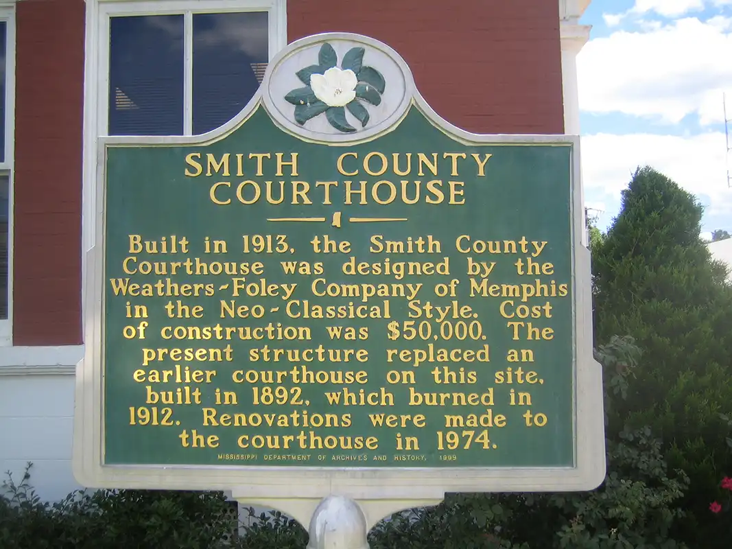 The Smith County Courthouse is on Highway 35 in Raleigh.